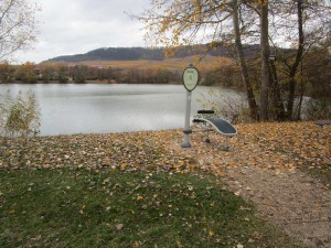 A lake and a device for voluntary torture